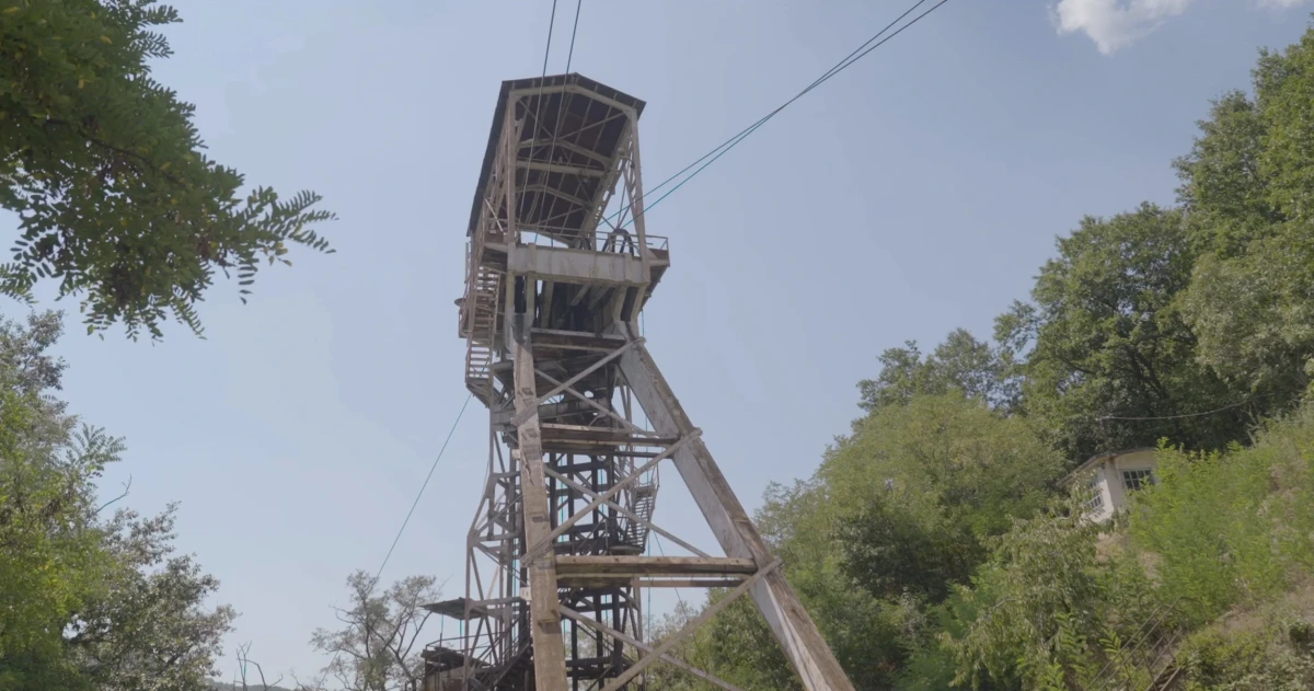 27.-elevator-tower-trepca-mine_photograph_by-agon-mehmeti_2025.webp