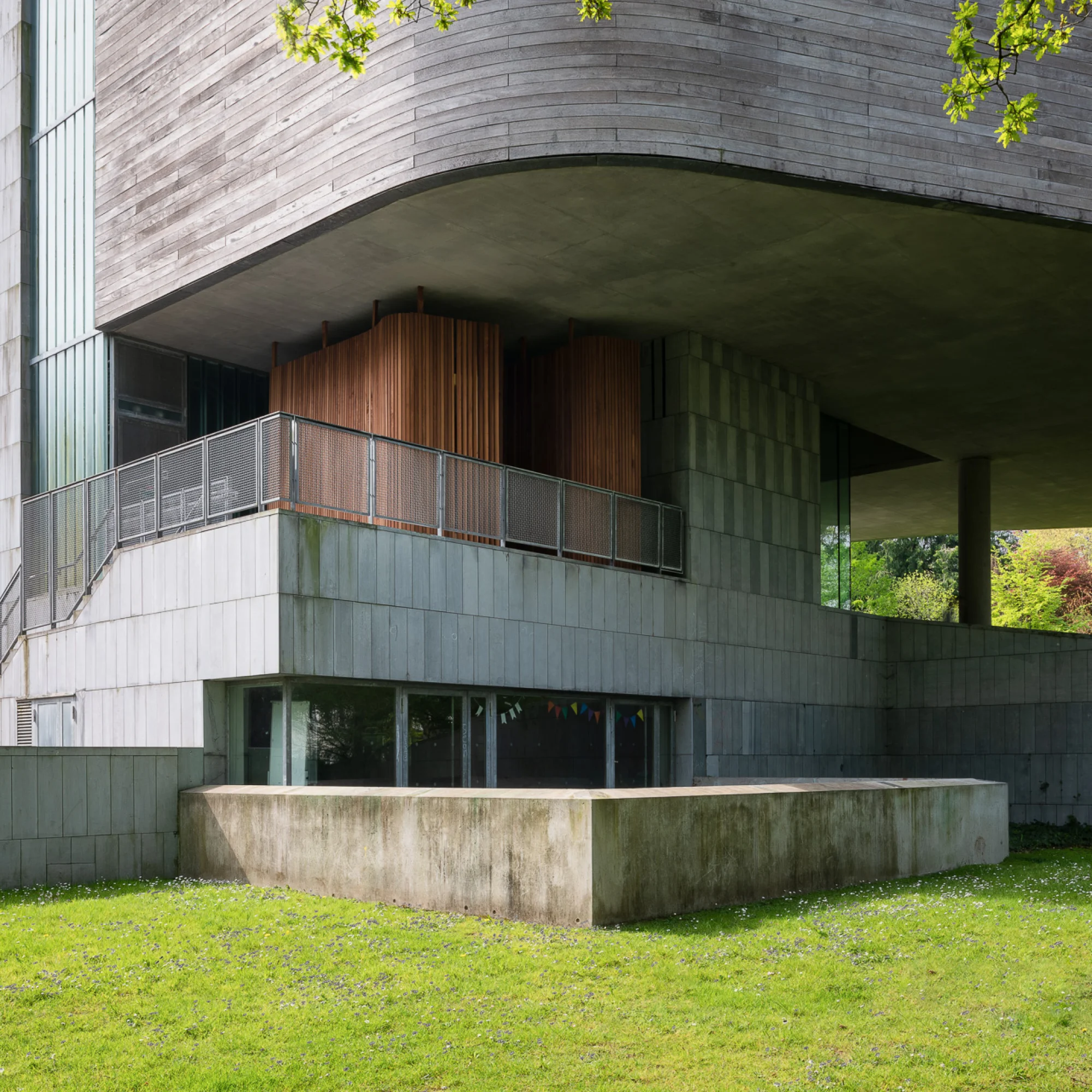 Close Encounter: Meetings with Remarkable Buildings